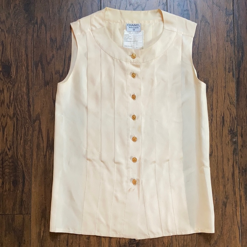 CHANEL Boutique Beige Sleeveless Button Down Top